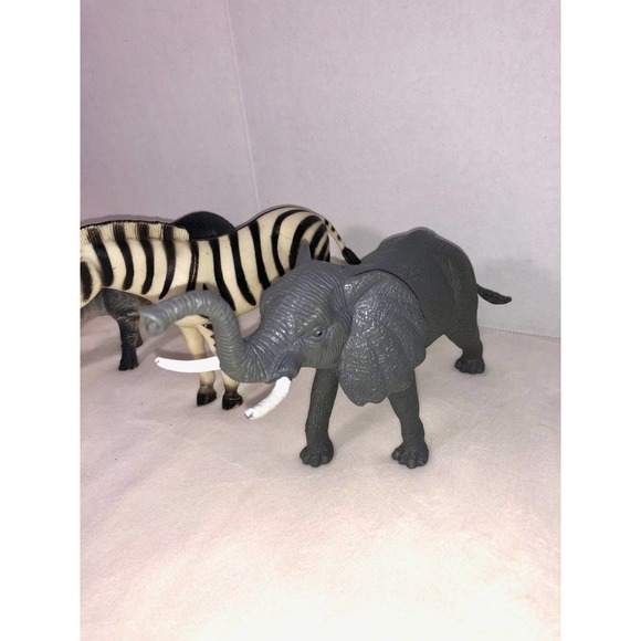 Plastic Animal Toy Bundle - Picture 5 of 6